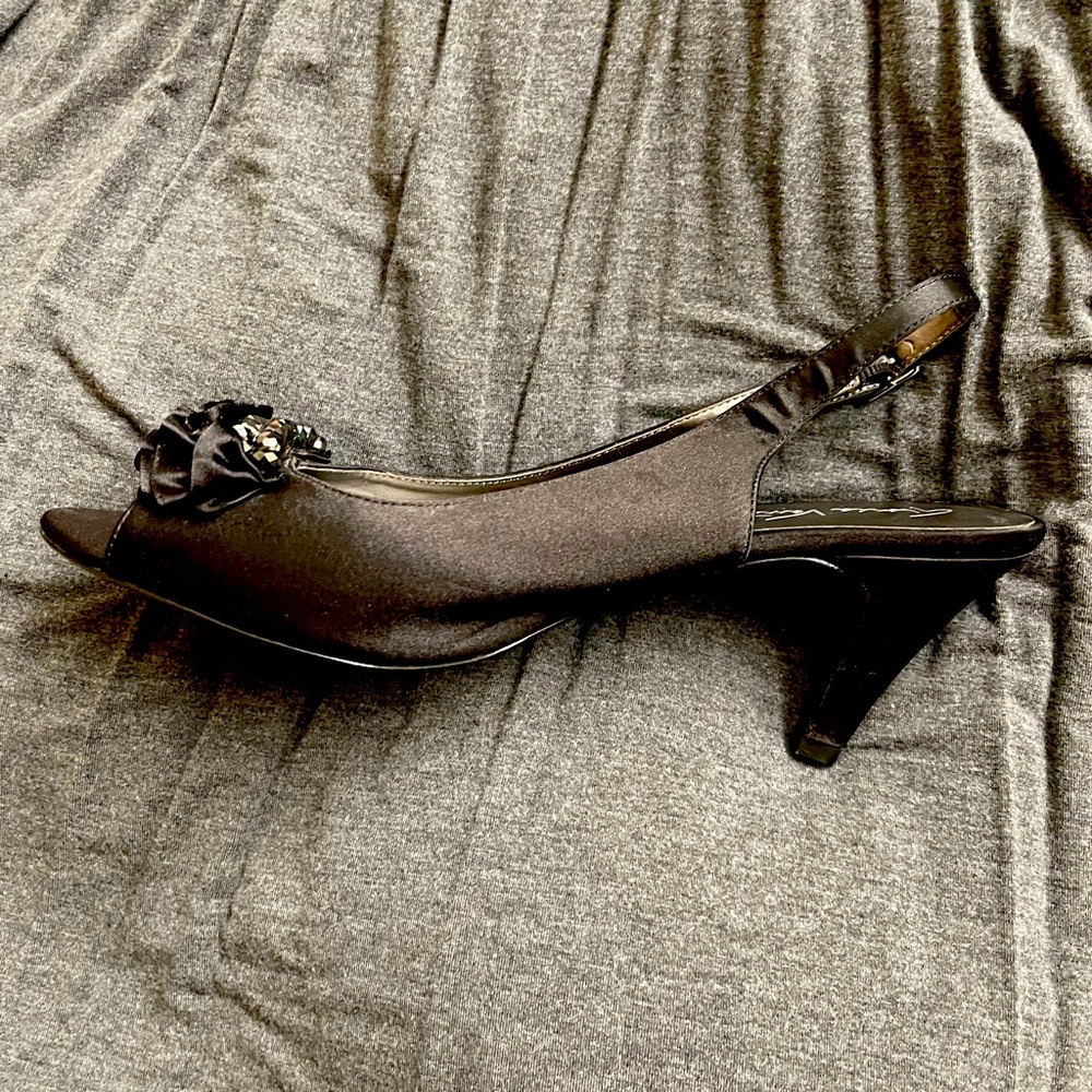 Sling back woman’s dress shoe.  Silk with beaded accents. Size 10.  2 inch heel